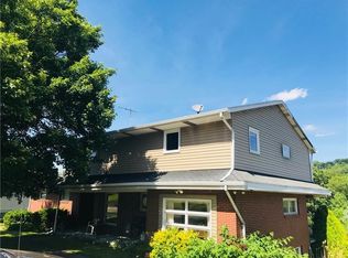 711 Pine Run Rd, Apollo, PA 15613