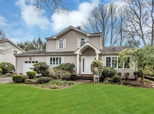 47 Argyle Rd, Albertson, NY 11507