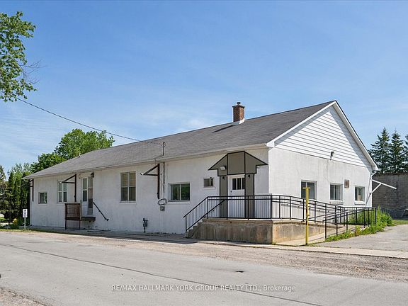2nd image of 21 Ann St N