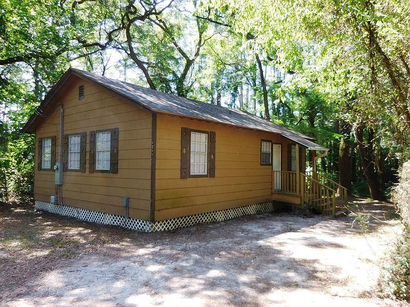 1st image of 1211 Wright Dr