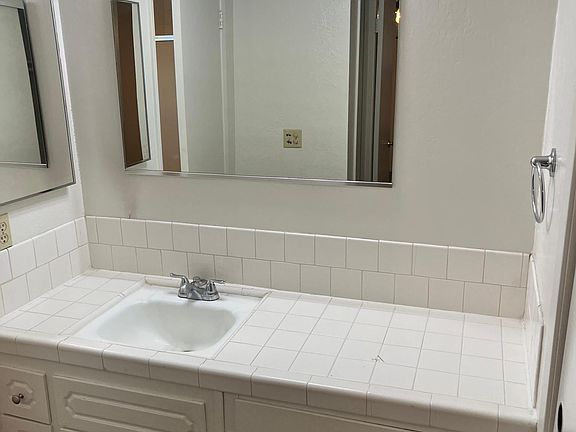 4th image of 4572 N Glenn Ave APT 101
