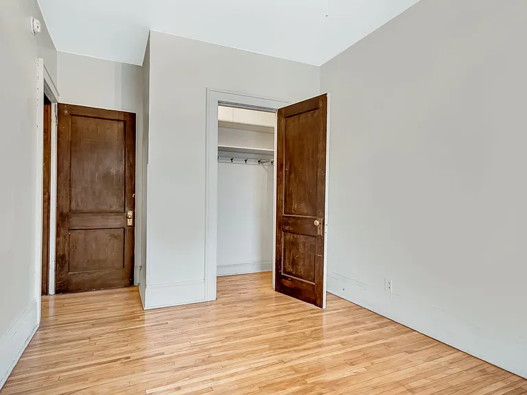 2107 Hennepin Ave #4 — Photo 17