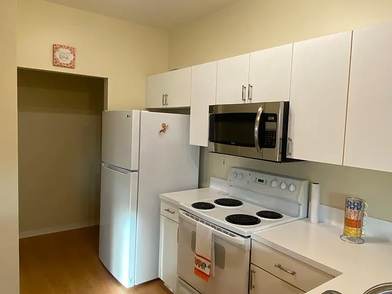 615 Fairway Dr #307 — Photo 3