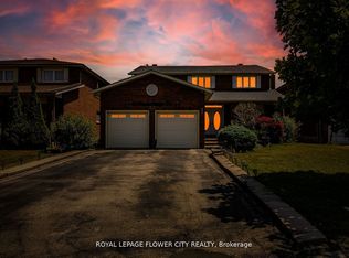 15 Thistle Ridge Dr E, Vaughan, ON L4L3K3