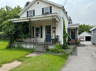 60 Burrstone Rd, New York Mills, NY 13417