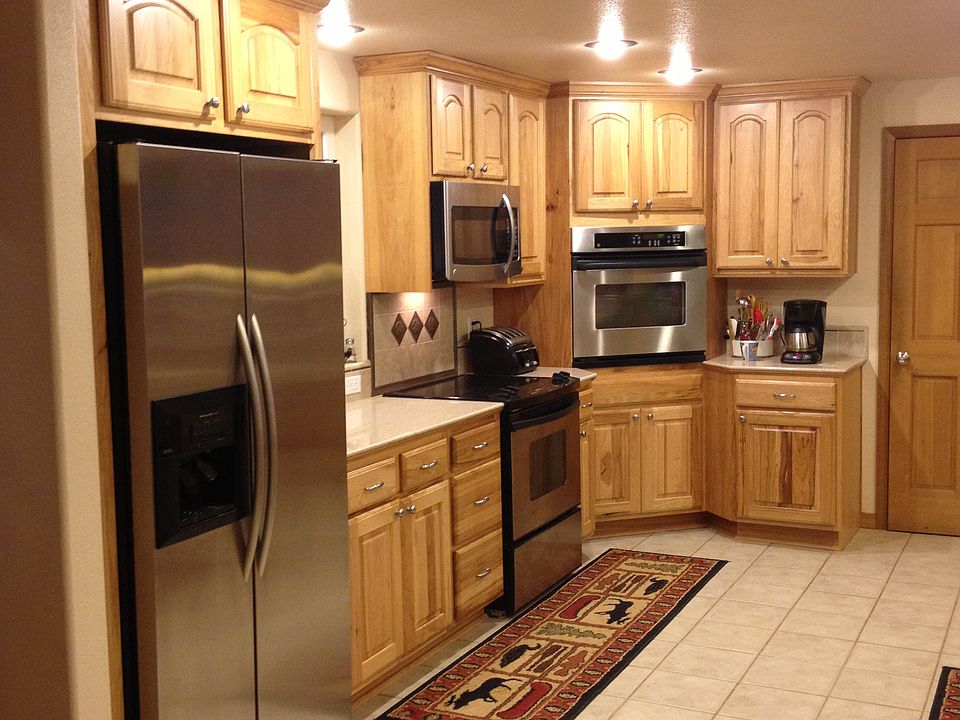 Hickory Cabinets 