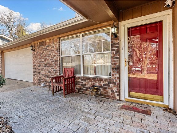4th image of 14762 Oak Crest Dr