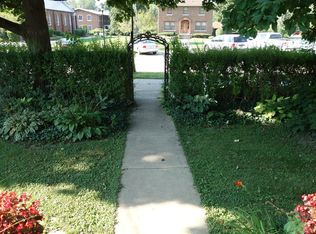 28W440 Warrenville Rd, Warrenville, IL 60555