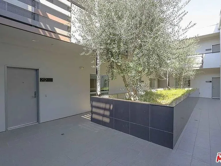 5308 Sepulveda Blvd — Photo 5