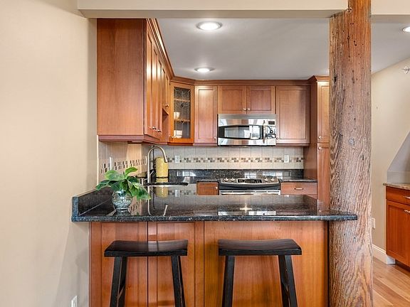 4th image of 53 Warren St APT 201