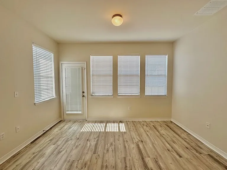 609 Prairie St — Photo 12