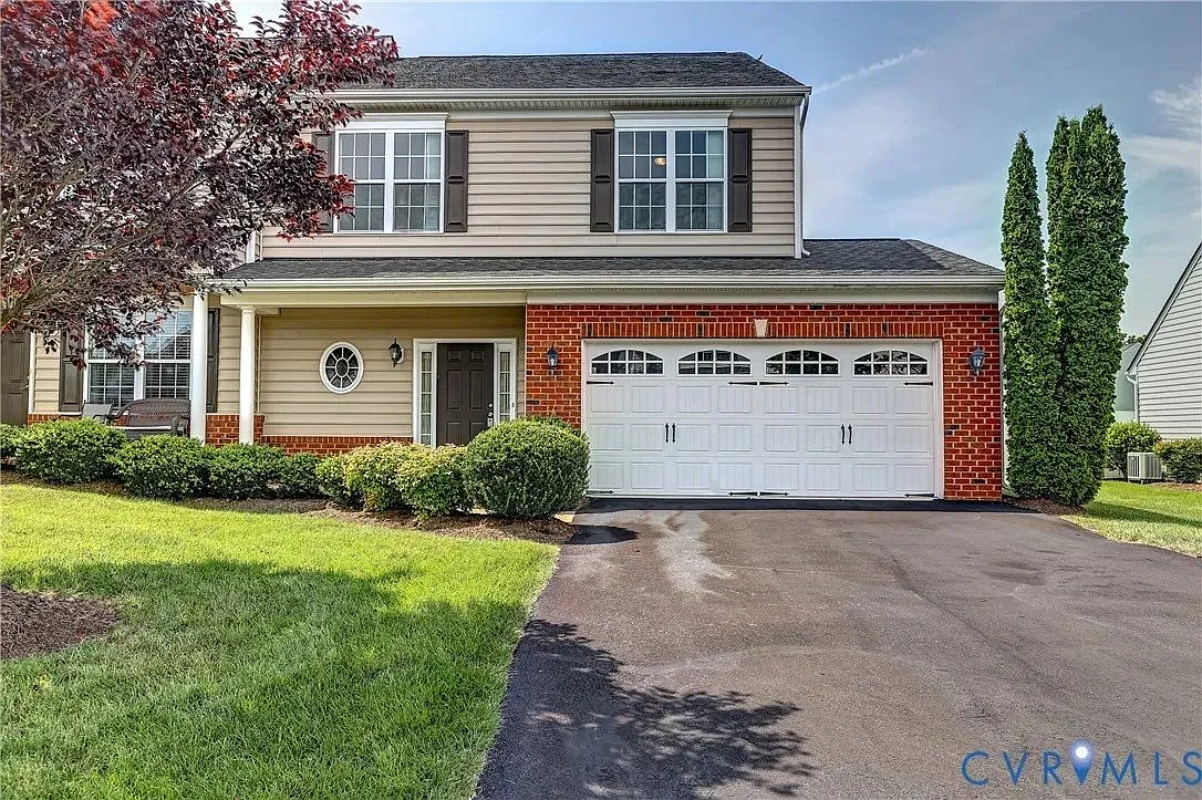 3 bed, 2.5 bath, 2415 sqft, $2,800 — Photo 2