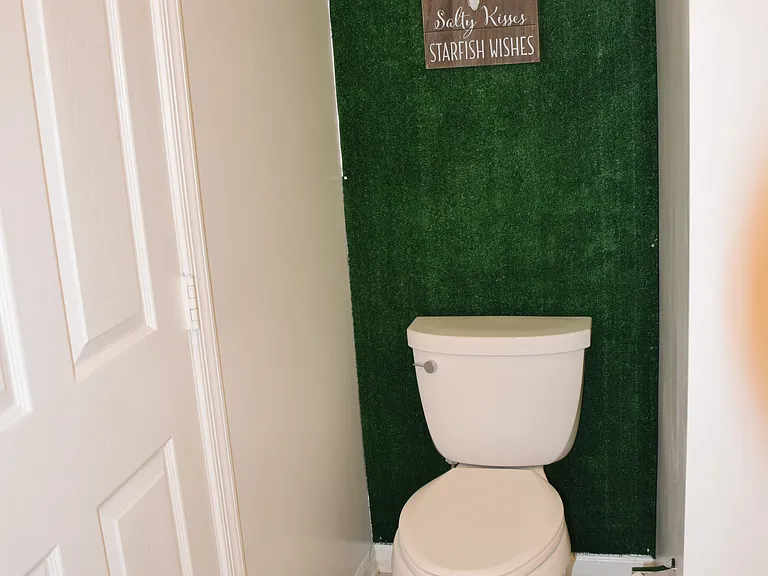 Full bathroom #2