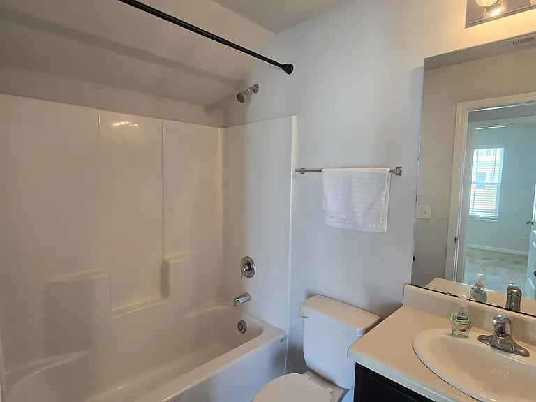 129 Maple Tree Ln — Photo 4