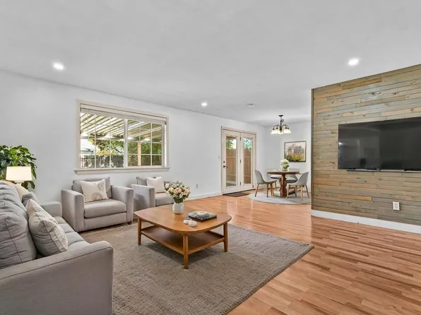 851 Juanita Way, Central Pt, OR 97502