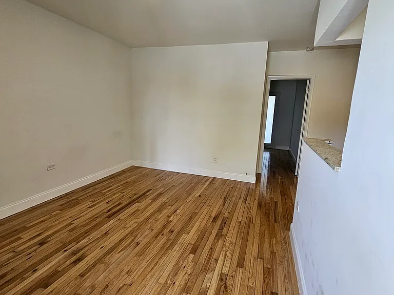 9005 NE 8th Ave #8 — Photo 7