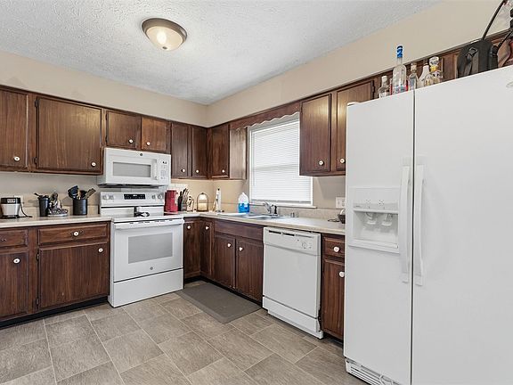 5th image of 328 Valleybrook Ave