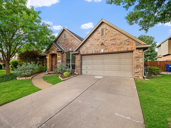 3rd image of 711 Autumn Ridge Dr