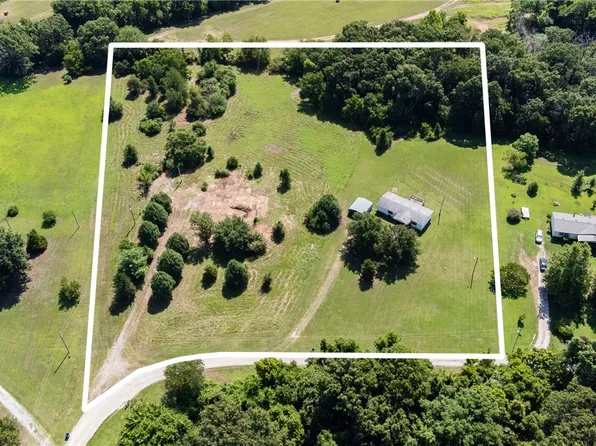 19840 Whitmer Ln, Gravette, AR 72736