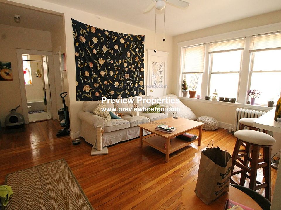 2nd image of 229 Kelton St #7P
