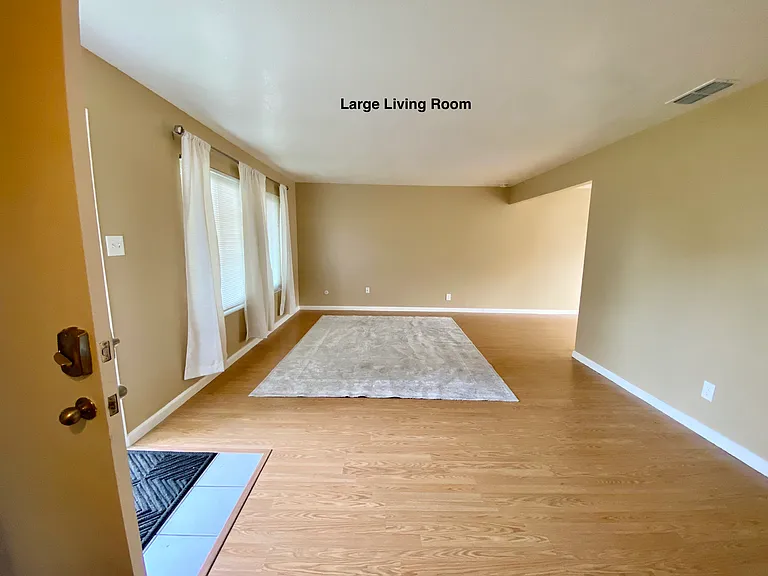 7708 La Mancha Way — Photo 3