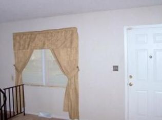 613 NE 3rd St, Blue Springs, MO 64014