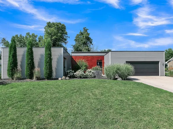 5520 W Cedar Crest Ct, Appleton, WI 54914