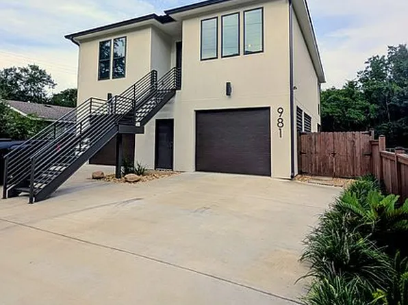 981 Dunbar Ave, Bay Saint Louis, MS 39520