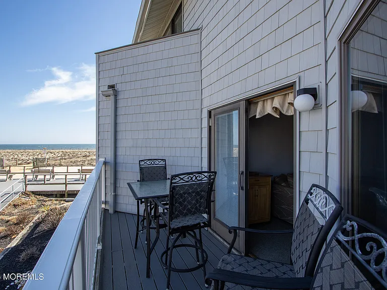 900 Ocean Ave #24 — Photo 22