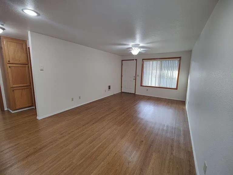 250-296 Missouri Ave S — Photo 11