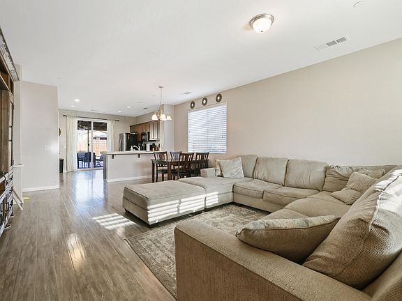 5th image of 1353 Manor Ave