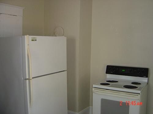 3rd image of 918 Lexington Ave APT A