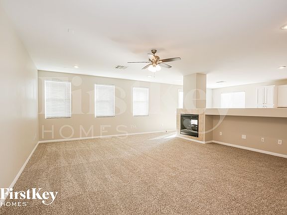 3rd image of 2425 W Manchester Bay Ave