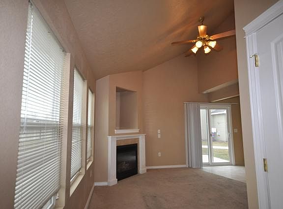 2nd image of 4002 Washington Ave APT 101