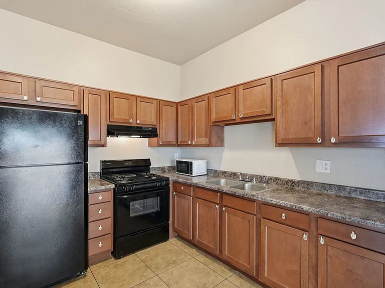 213 W Virginia St — Photo 10