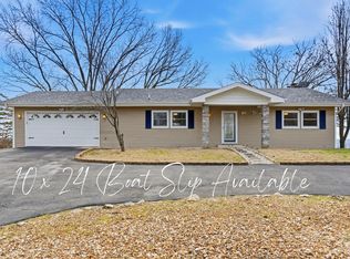 8 Hillcrest Dr, Kimberling City, MO 65686