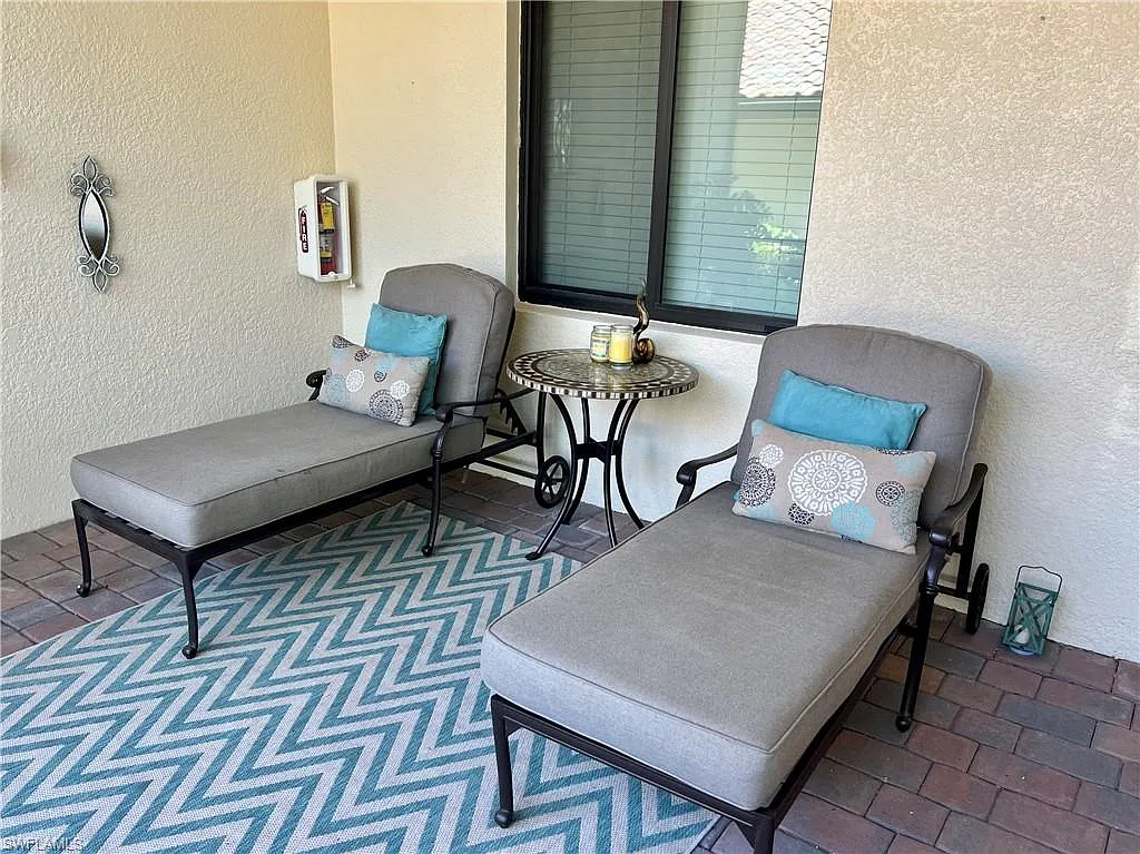2 bed, 2.0 bath, 1454 sqft, $7,500 — Photo 2