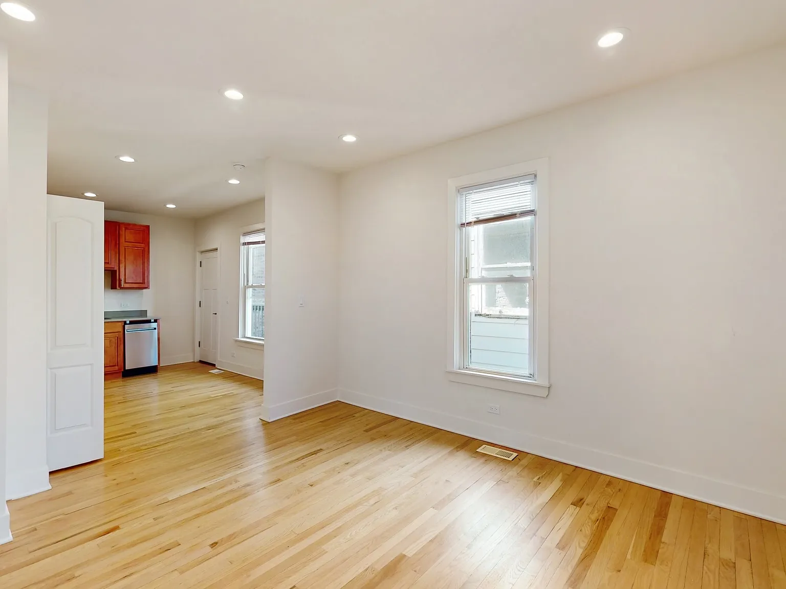2 bed, 900 sqft, $2,500 — Photo 4