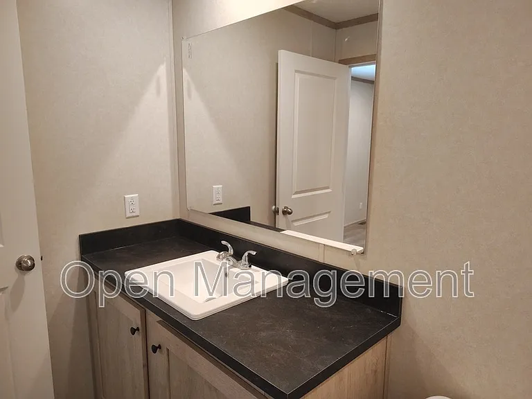 40 Erin Ln #40 — Photo 18