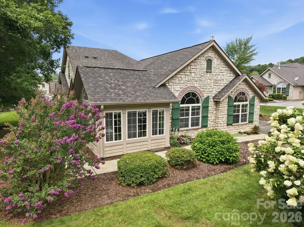 100 Mountain Meadow Cir, Weaverville, NC 28787