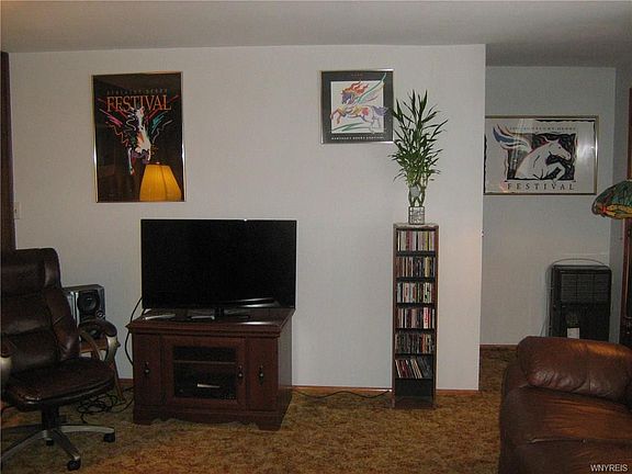 5th image of 30 Mayberry Dr W