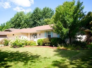 1106 Country Dr, Shorewood, IL 60404