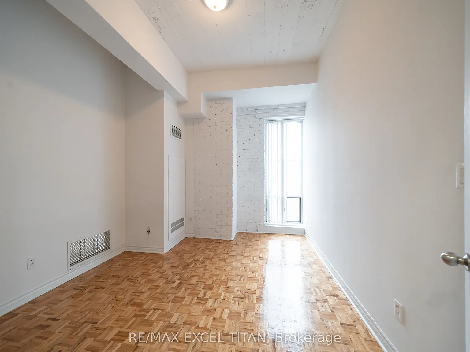 2 bed, $1,900 — Photo 4