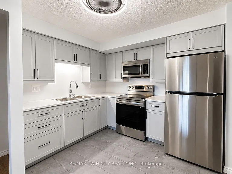 266 Overlea Dr #402 — Photo 3