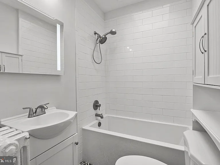 87 E Butler Ave — Photo 12