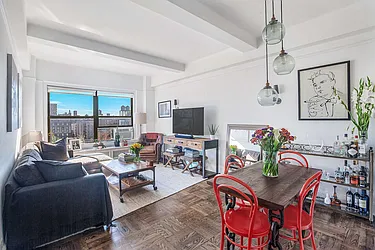 Sold by Isen & Company : Real Estate Advisors