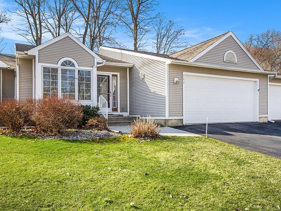 1st image of 165 Bridgewood Dr
