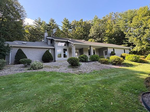 3rd image of 321 Westerly Cir