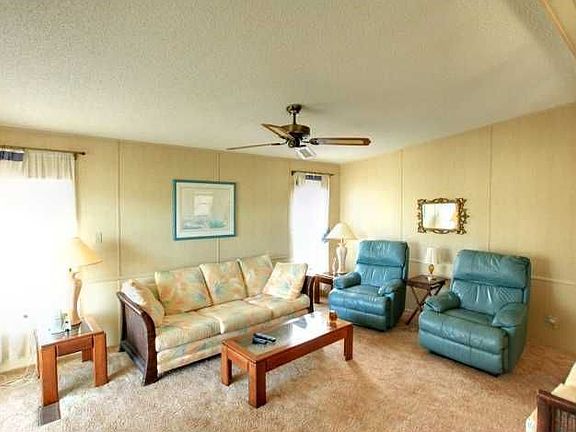 2nd image of 823 Sapodilla Dr