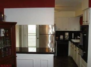 9913 Chiles Ct, Saint Louis, MO 63126